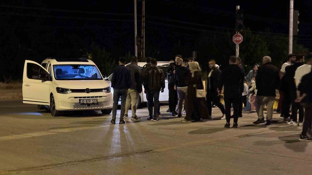 Hasköy’de Korkutan Kavşak Kazası: İki Otomobil Çarpıştı, Yaralı Olmaması Sevindirdi