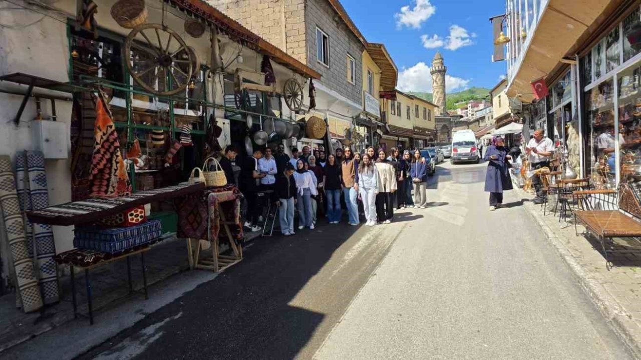 Haspet Kalesi'nden Tarihi Camilere: Muşlu Öğrenciler Kentin Kültür Elçisi Oldu