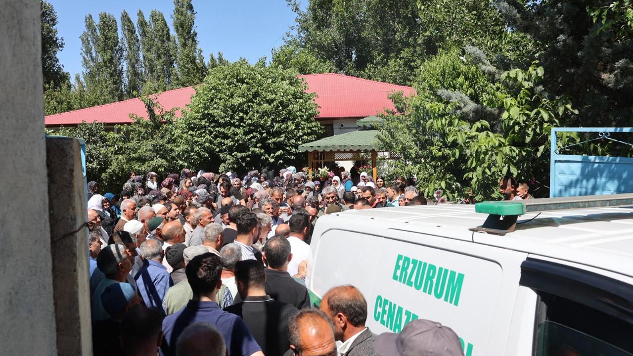 Iğdır Şehit Aileleri Derneği Başkanı Ahmet Akdeniz Son Yolculuğuna Uğurlandı