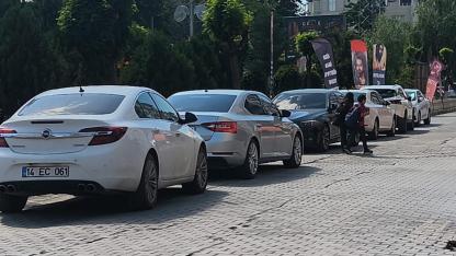Iğdır'da Araç Sayısı Rekora Koşuyor: Sokaklar Otoparka Döndü!