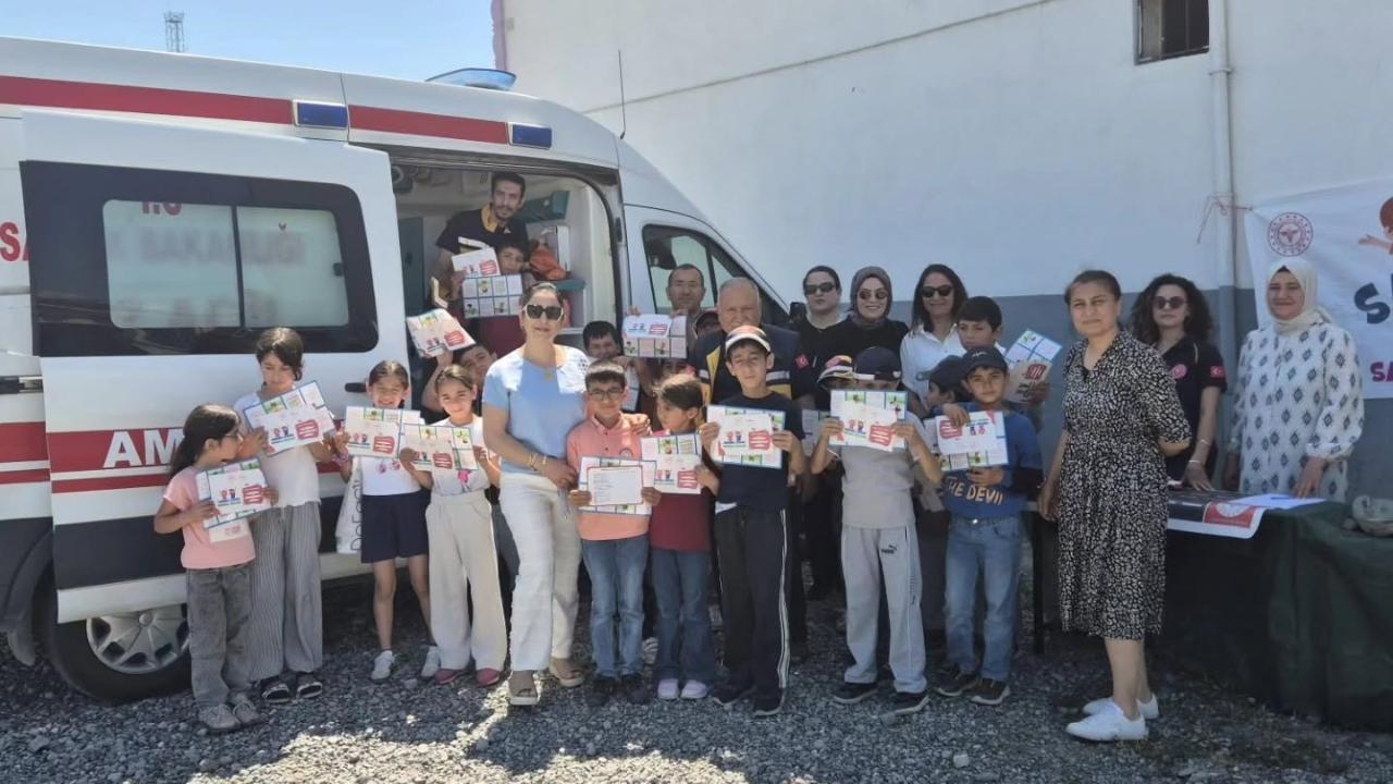 Iğdır'da Çocuklara "Sağlık Elçisi" Belgesi Verildi