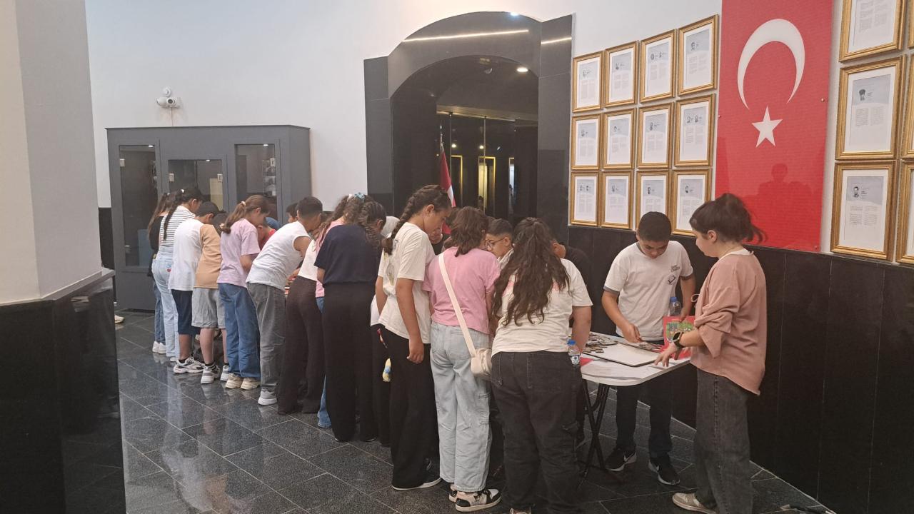 Iğdır'da Öğrenciler Soykırım Müzesi'ni Ziyaret Etti