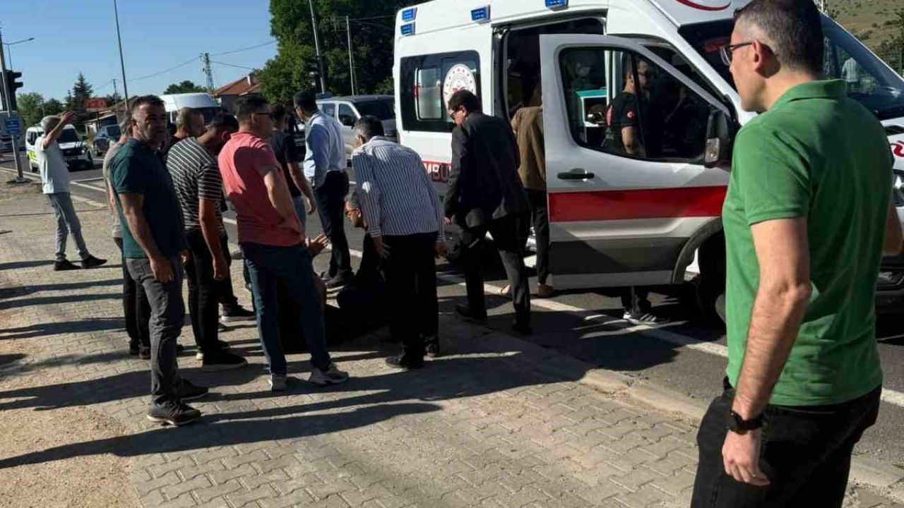 İşçi Servisleri Çarpıştı: Özbağ Kavşağında Can Pazarı, 20 Yaralı