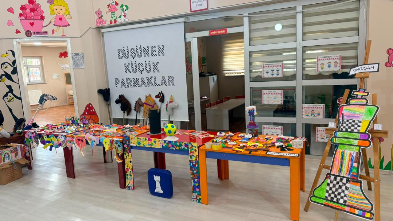 Karakoyunlu'da “Düşünen Küçük Parmaklar” Projesi Yıl Sonu Sergisiyle Taçlandırıldı