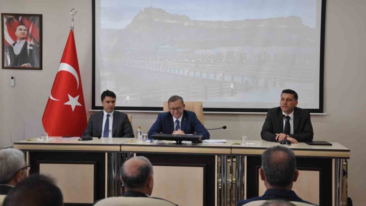 Kars Valisi Polat Talimatı Verdi: Karadağ Çöp Alanına Gerekirse Cezai İşlem Uygulayın