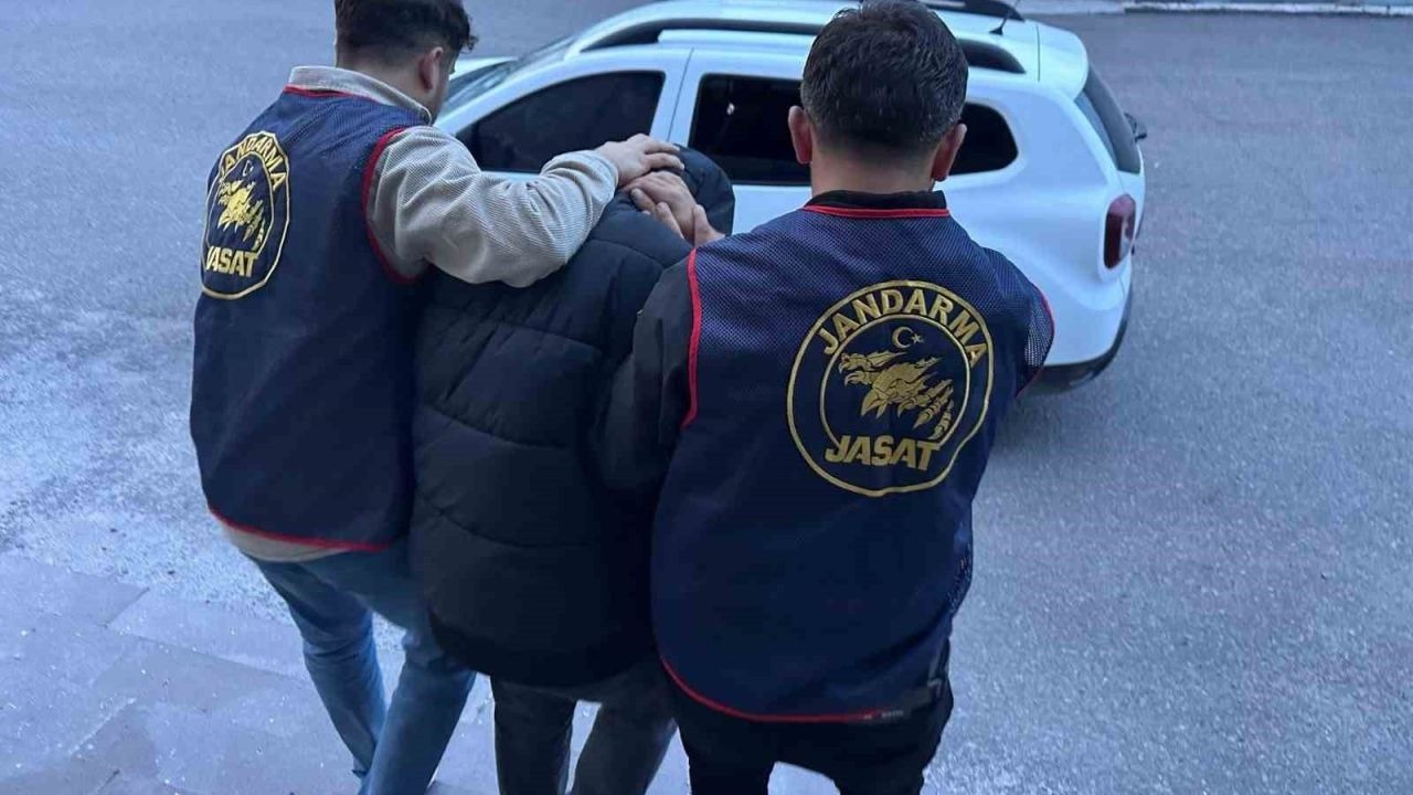 Kars’ta JASAT’tan Dev Operasyon: 51 Ayrı Suçtan Aranan 42 Yıllık Firari Yakalandı