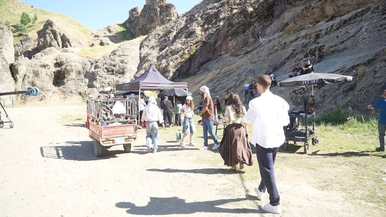 Muş'ta 59 Yıl Sonra Sinema Filmi Seti Kuruldu! "Babamın Damadı" Filminin Çekimleri Başladı