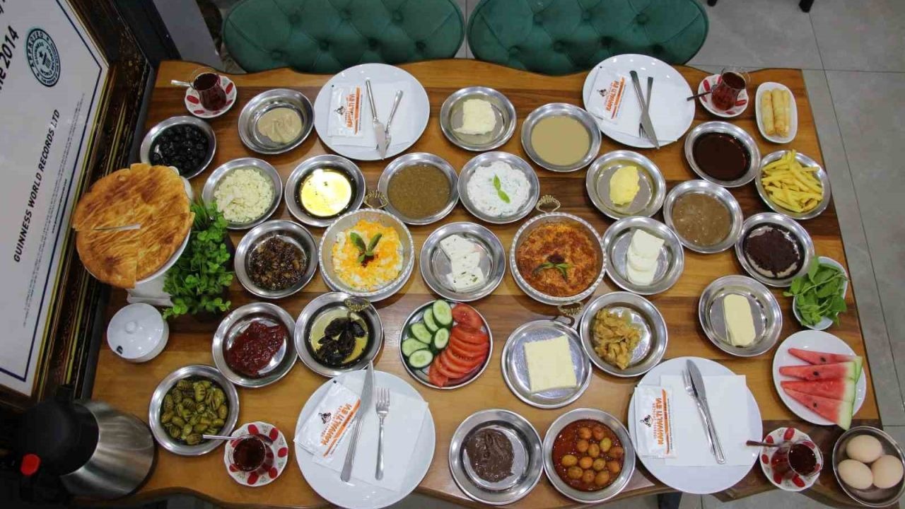 Otlu Peynirden Murtuğaya Tescilli Lezzetler: Coğrafi İşaretli Van Kahvaltısı İçin Geri Sayım Başladı