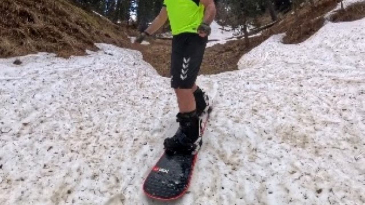 Sarıkamış’ta Haziran Ayında Kar Sürprizi: Ömer Kurtuluş Erimeyen Karlarda Snowboard Yaptı