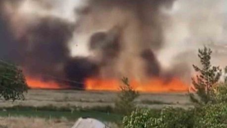 Siverek’te arazi yangını: 1’i ağır 3 yaralı, 200 dönüm ekili alan küle döndü