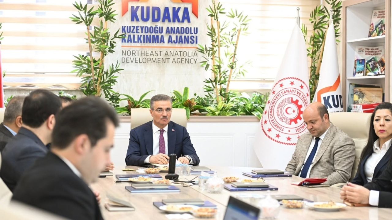Son Dakika: Erzurum, Erzincan ve Bayburt İçin Yeni Projeler! Vali Baruş Brifing Aldı