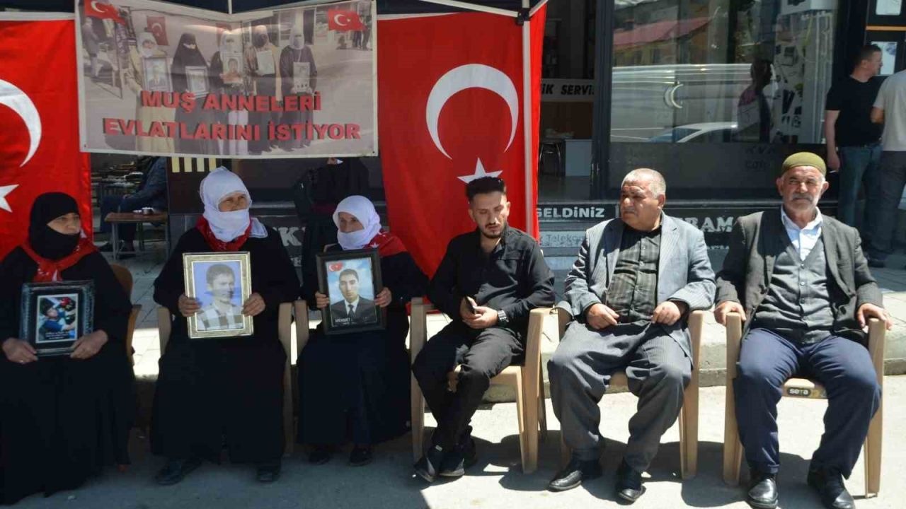 Son Dakika: Muşlu Ailelerden Terör Örgütü PKK’ya Tepki: "Artık Yeter Yakamızdan Düşün"