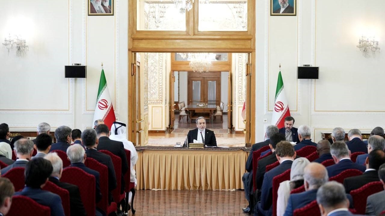 Tahran'da Kritik Büyükelçiler Zirvesi! Abbas Arakçi ABD İle Yapılan Anlaşmanın 2 Aşamalı Planını Açıkladı