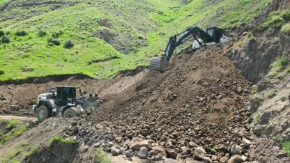 Tuzluca'da Kaynak Suyunun Neden Olduğu Heyelana Jet Müdahale