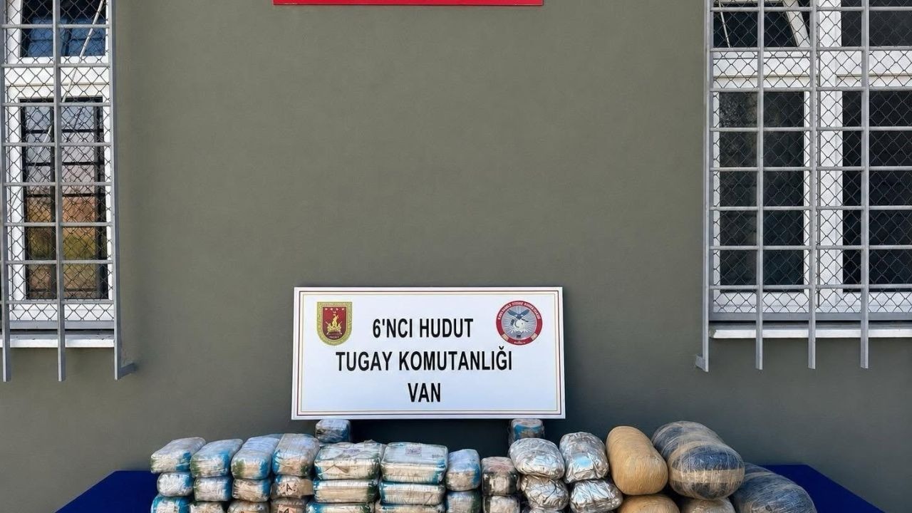 Van Hudut Hattında Zehir Tacirlerine Darbe: 44 Kilo Uyuşturucu Ele Geçirildi