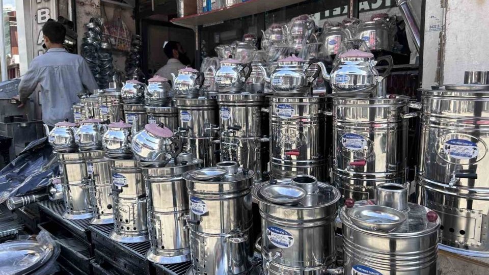Van'da Piknik Sezonu Sobacılar Çarşısı’nı Hareketlendirdi
