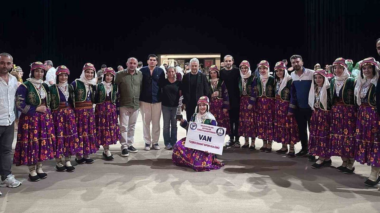 Van’ın Gururu Tuşba Sanat Spor Kulübü: Halk Oyunlarında Üst Üste İkinci Kez Türkiye İkincisi!