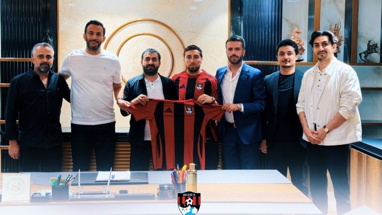 Vanspor FK'den Yılın Transfer Bombası: Ozan Can Kökçü Vanspor'da