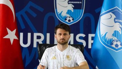Erzurumspor FK’da İç Transfer Hamlesi: Murat Cem Akpınar 1 Yıl Daha Mavi-Beyazlı Formayı Giyecek