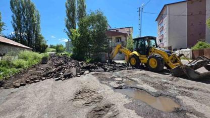Sürüş konforu artıyor: Ardahan’da sıcak asfalt dönemi