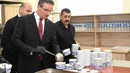 Erzurum Valisi Aydın Baruş’tan emniyet personeline aşure ikramı