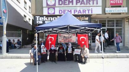 Muş’ta Evlat Nöbeti: Ailelerin Çocuklarına Kavuşma Çağrısı Sürüyor