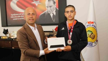Olur Belediye Başkanı Ergün’den Genç Güreşçi Mehmet Kemal Pişkin’e Tebrik