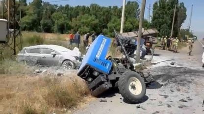 Muş-Bitlis Kara Yolunda Traktör ile Otomobil Çarpıştı: 3 Yaralı
