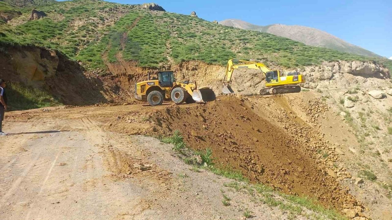 Ağrı İl Özel İdaresi’nden Köy Yollarında Altyapı ve İyileştirme Hamlesi