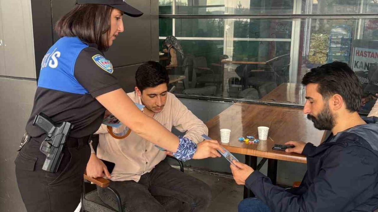 Ağrı’da Sağlık Çalışanları ve Vatandaşlara 112 Uygulaması Eğitimi
