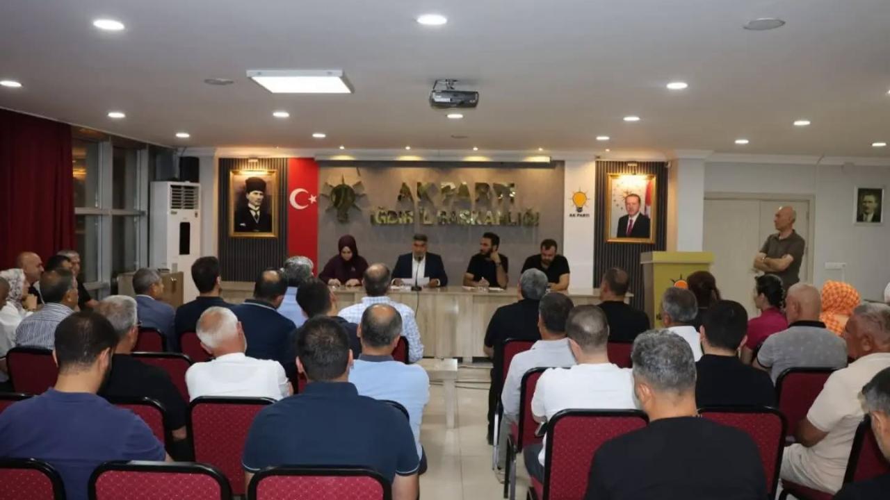 AK Parti Iğdır İl Başkanlığı'nda Yönetim Kurulu Toplantısı Gerçekleştirildi