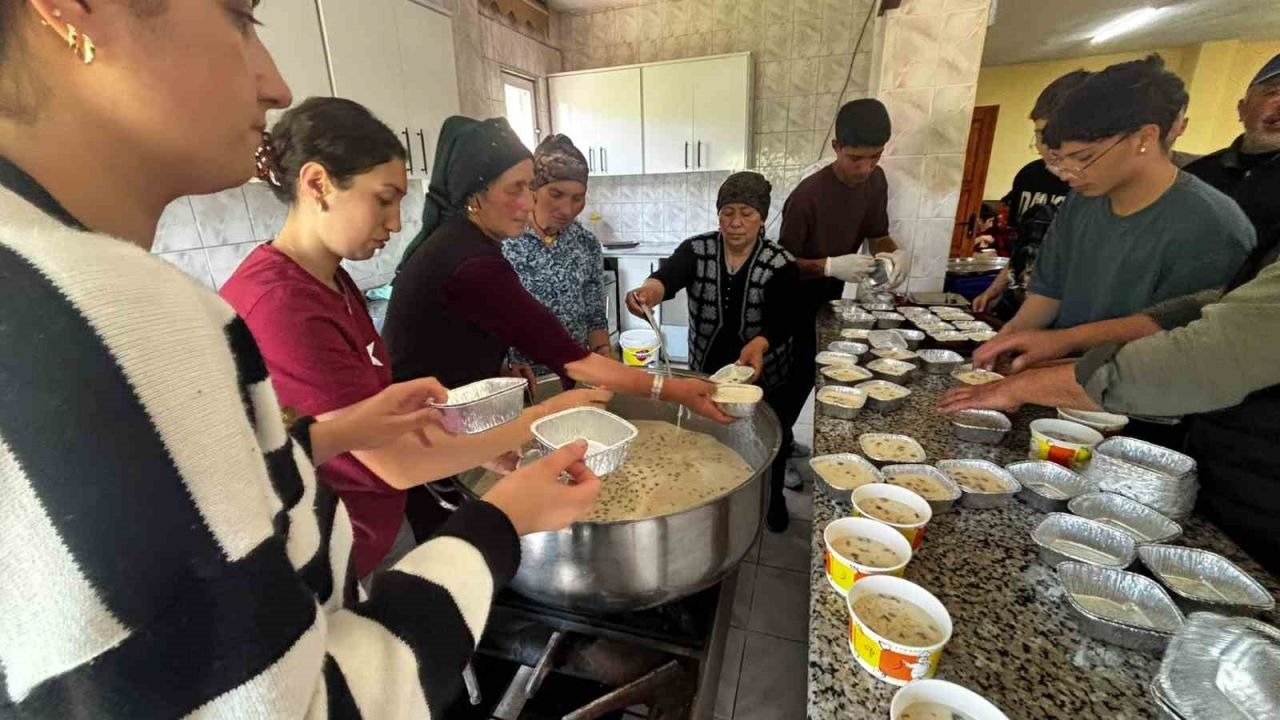 Ardahan Seyitören Köyü’nde Aşure Günü Buluşması