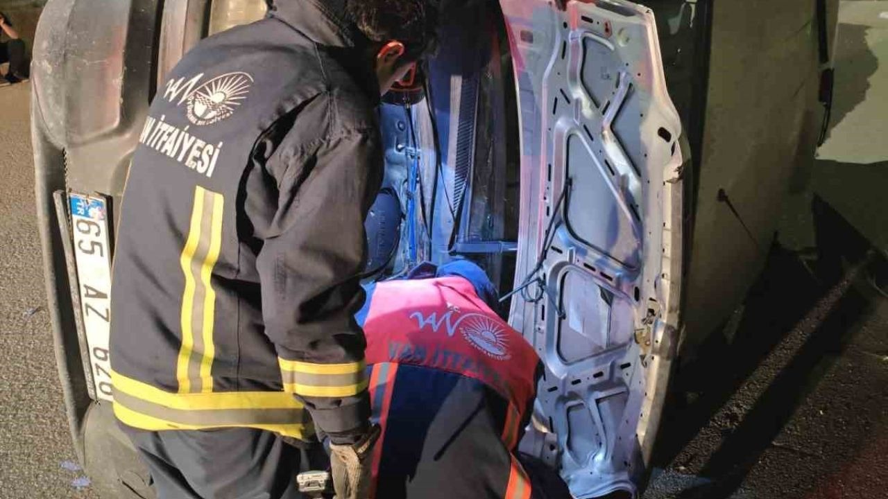 Edremit’te Kamyonet Devrildi: 3 Yaralı