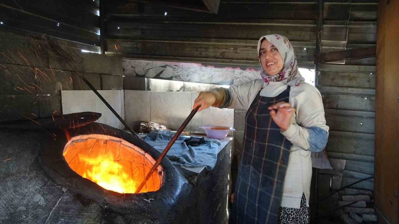 Emekçi Kadınların Ateşle İmtihanı: Tandır Başında 80 Derece Sıcaklık
