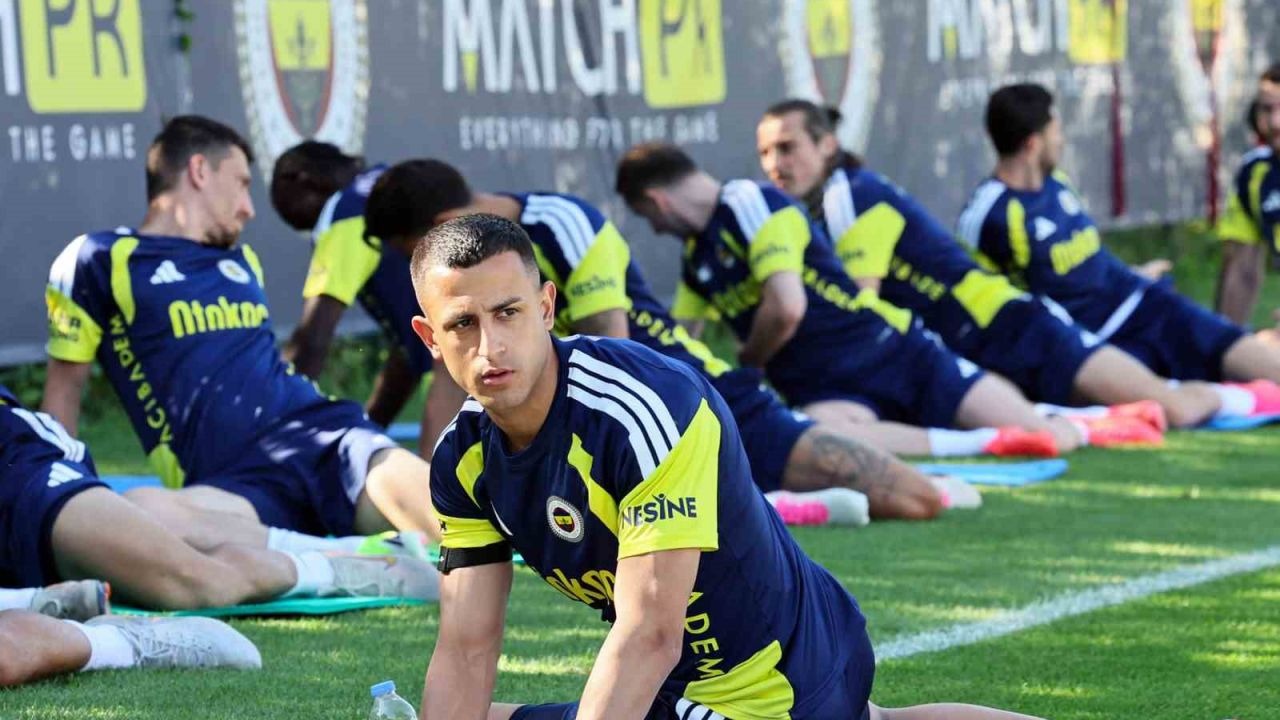 Fenerbahçe'de Avusturya Kampı Sürüyor: Hazırlık Maçı Zamanı
