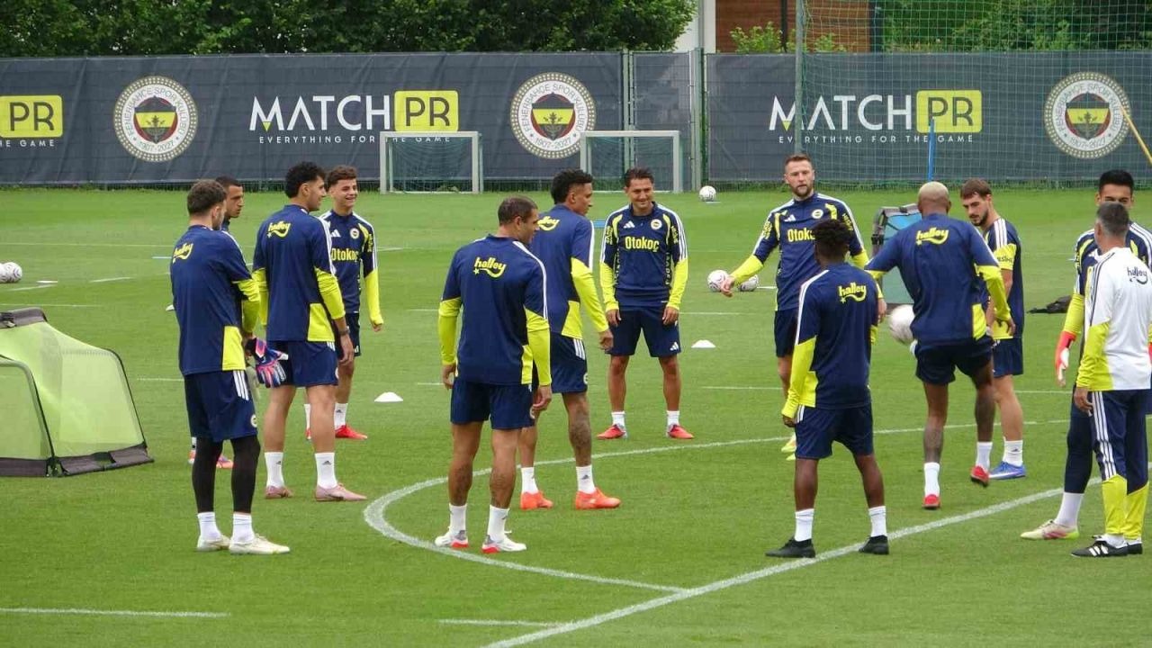 Fenerbahçe’de Avusturya Kampında Yağmurlu Mesai