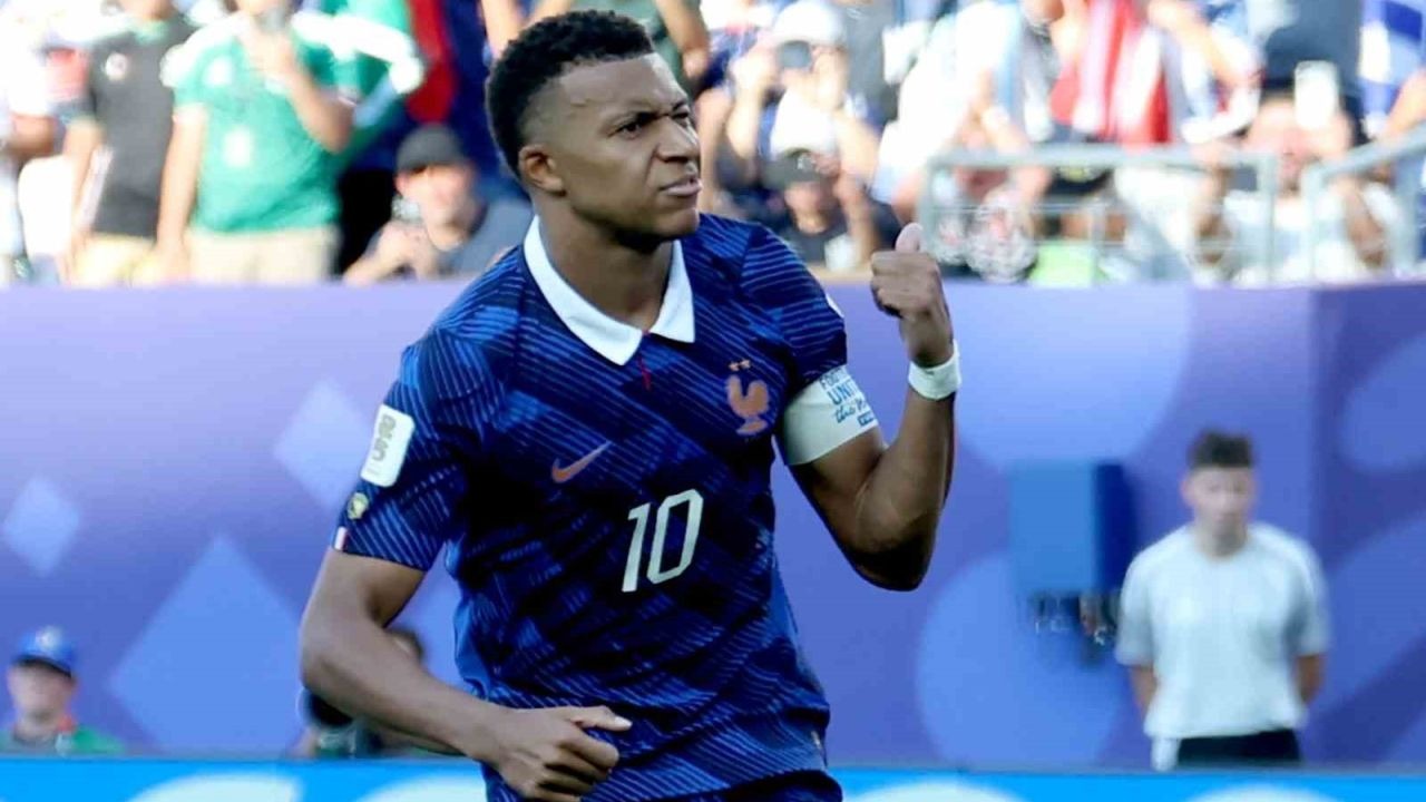 Fransa çeyrek finalde: Paraguay’ı Mbappe ile geçti