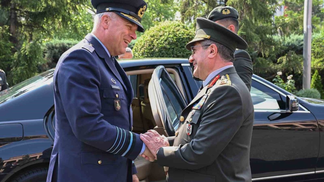 Genelkurmay Başkanı Orgeneral Bayraktaroğlu’ndan Hollandalı mevkidaşına resmi karşılama