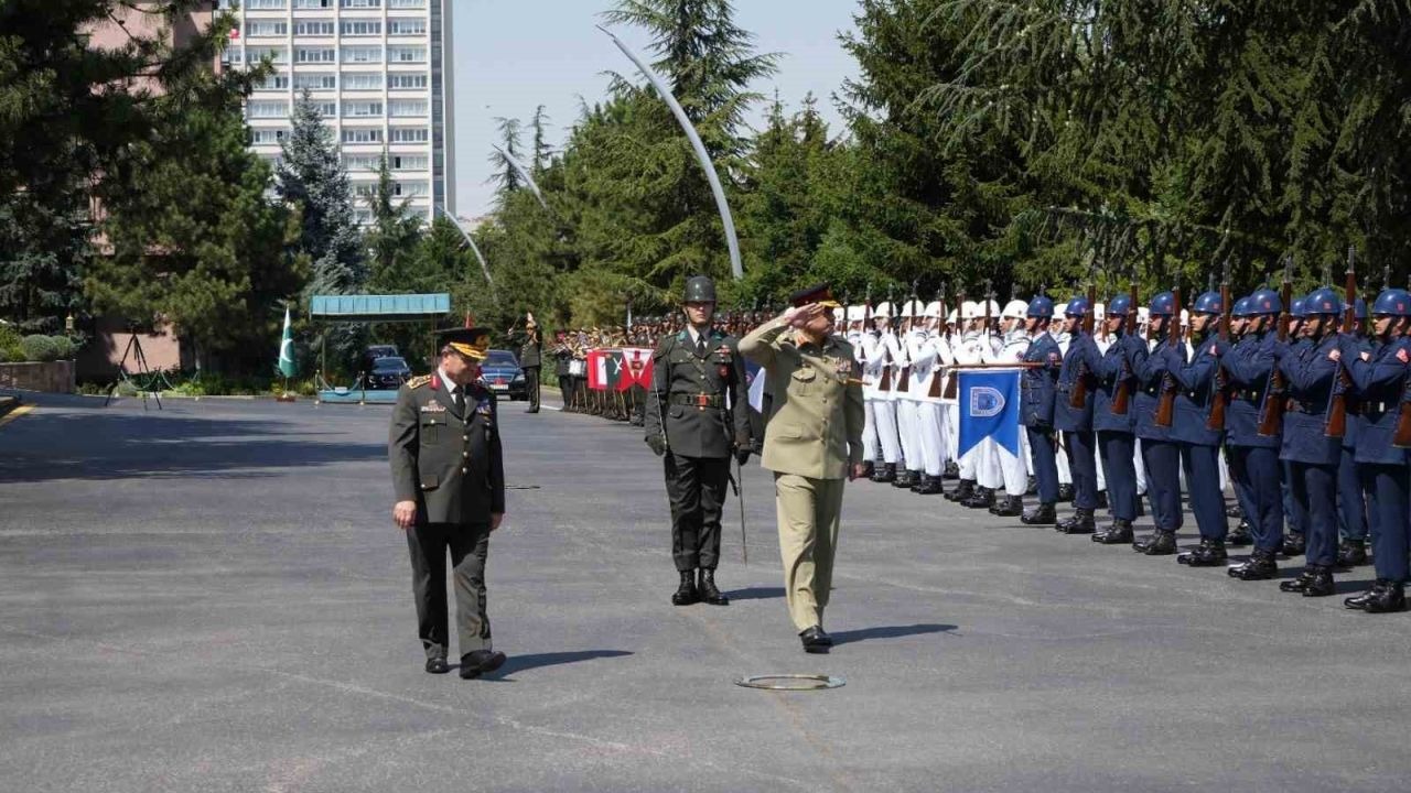 Genelkurmay Başkanı Orgeneral Selçuk Bayraktaroğlu, Pakistanlı Mevkidaşı Mareşal Syed Asım Munir’i Ağırladı