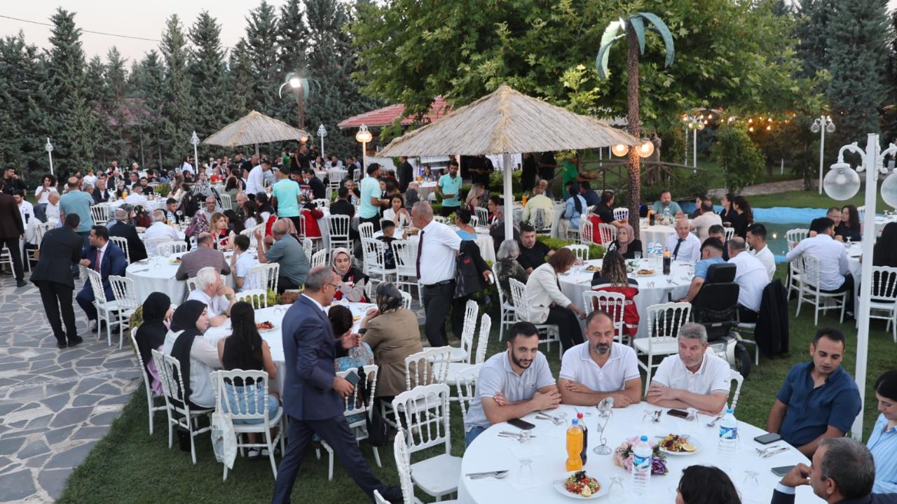 Iğdır'da 15 Temmuz Şehit Yakınları ve Gaziler Onuruna Yemek Programı Düzenlendi