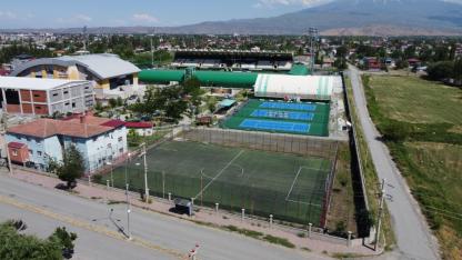 Iğdır'da Çok Amaçlı Spor Salonu İnşaatında Yüzde 65 Tamamlandı