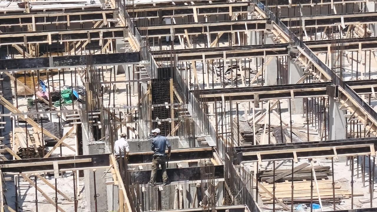 Iğdır'da İnşaat Sektörü Sıcak Havaya Rağmen Aralıksız Devam Ediyor
