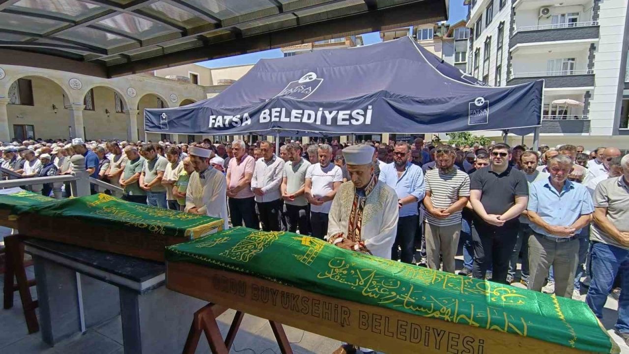 Kardeş Katliamı: Hayatını Kaybeden Aile Son Yolculuğuna Uğurlandı