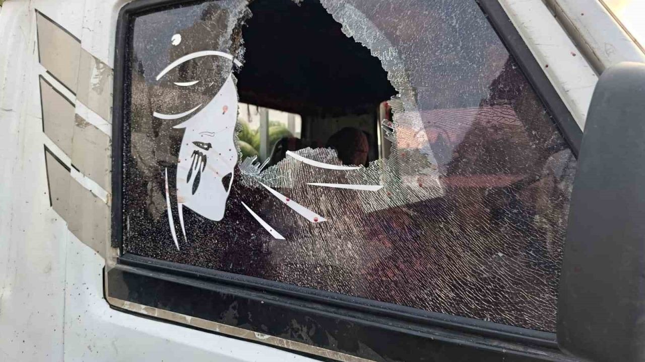Karpuz fiyatı tartışması kanlı bitti: 3 aracın camlarını kırdı