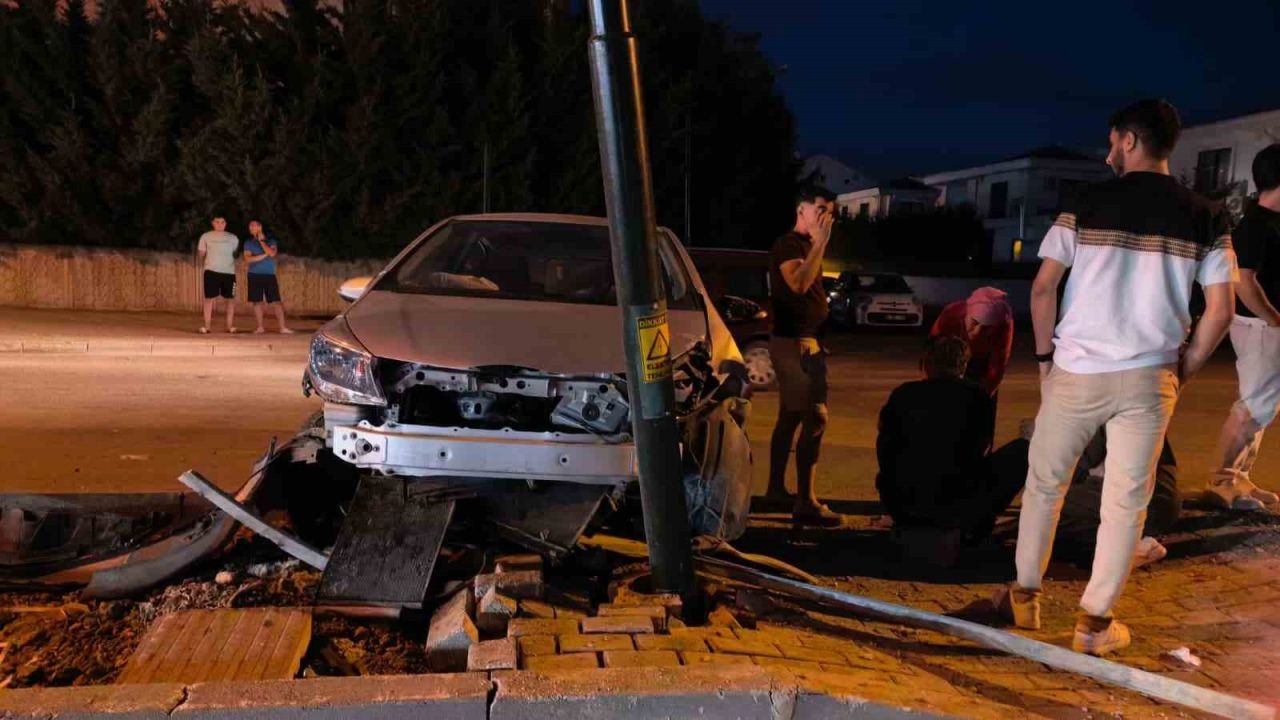 Korku dolu anlar: Kaza yerinde oğlunu gören doktor baba seferber oldu