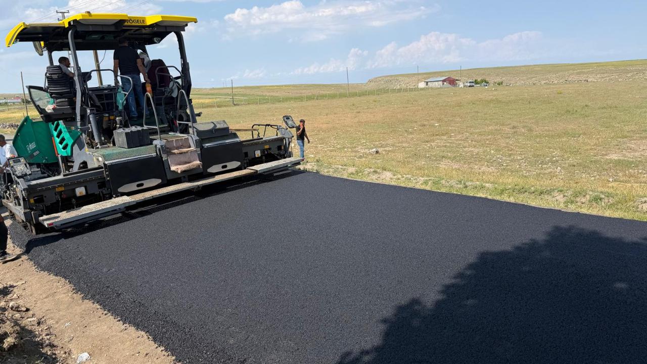 Mollakamer Köyü Yolunda 5 Kilometrelik Asfalt Çalışması Sürüyor
