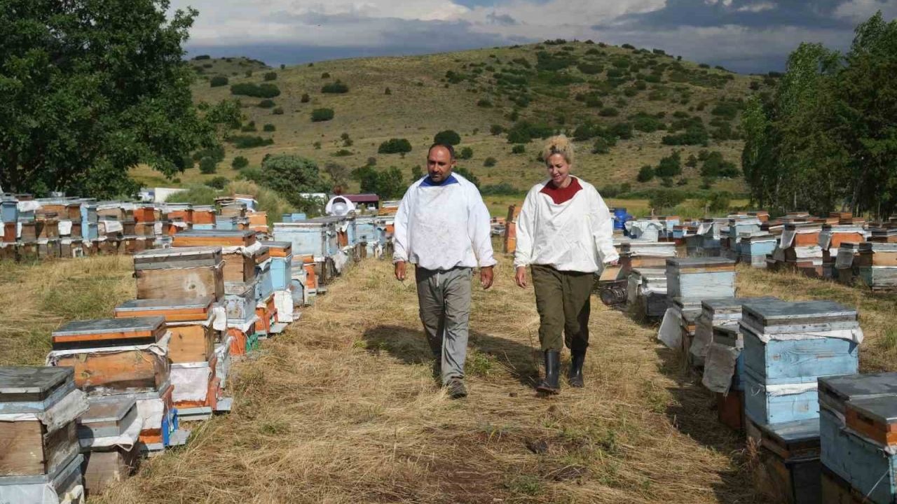 Muş’ta Gezgin Arıcı Aileye Karavan Desteği: Üretim Artık Daha Konforlu