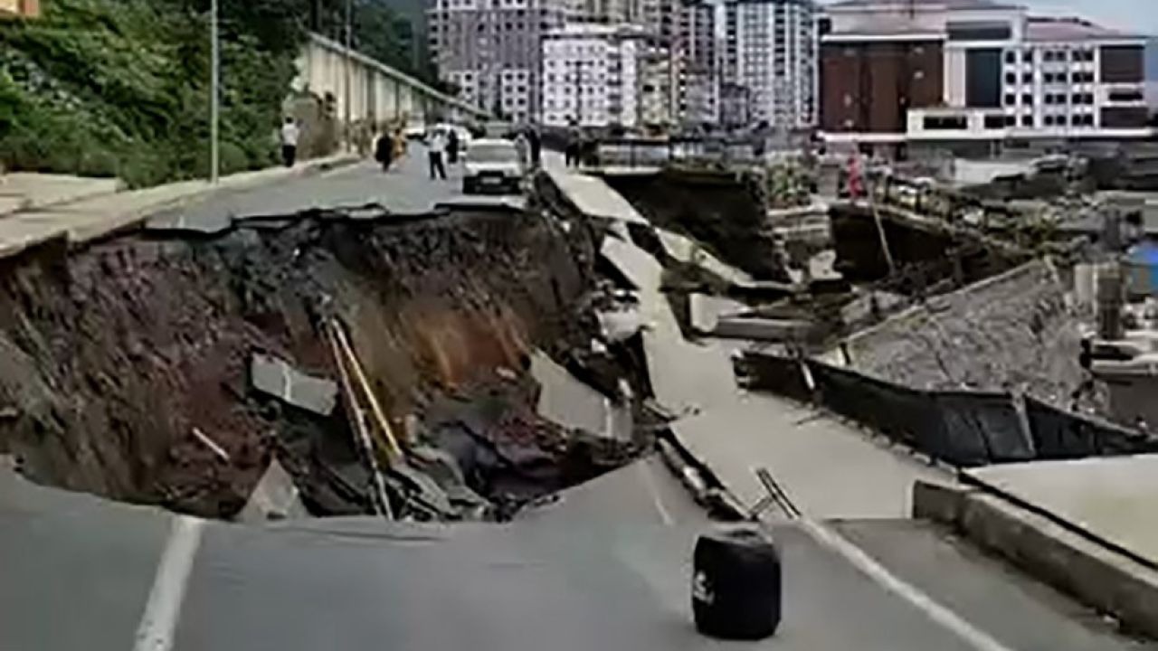 Rize’de Yol Çökmesi Nedeniyle İki Bina Tahliye Edildi