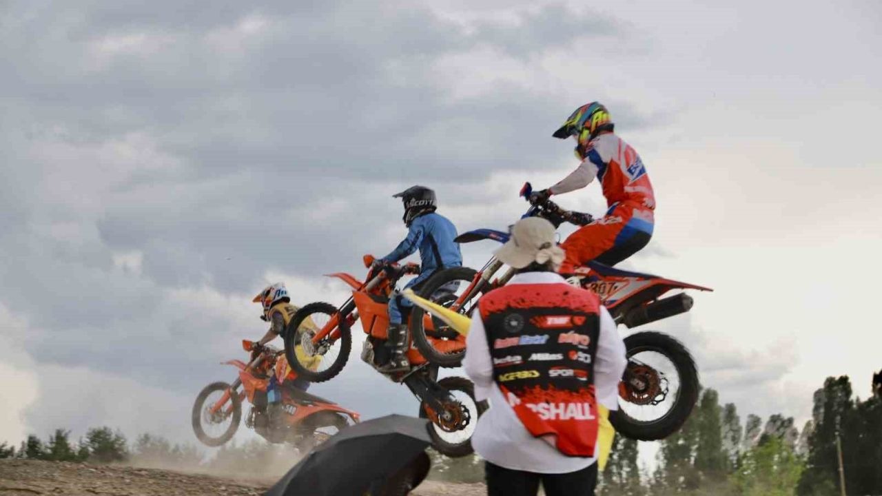 Türkiye’nin En Yüksek Rakımlı Enduro Yarışı Ağrı’da Başladı