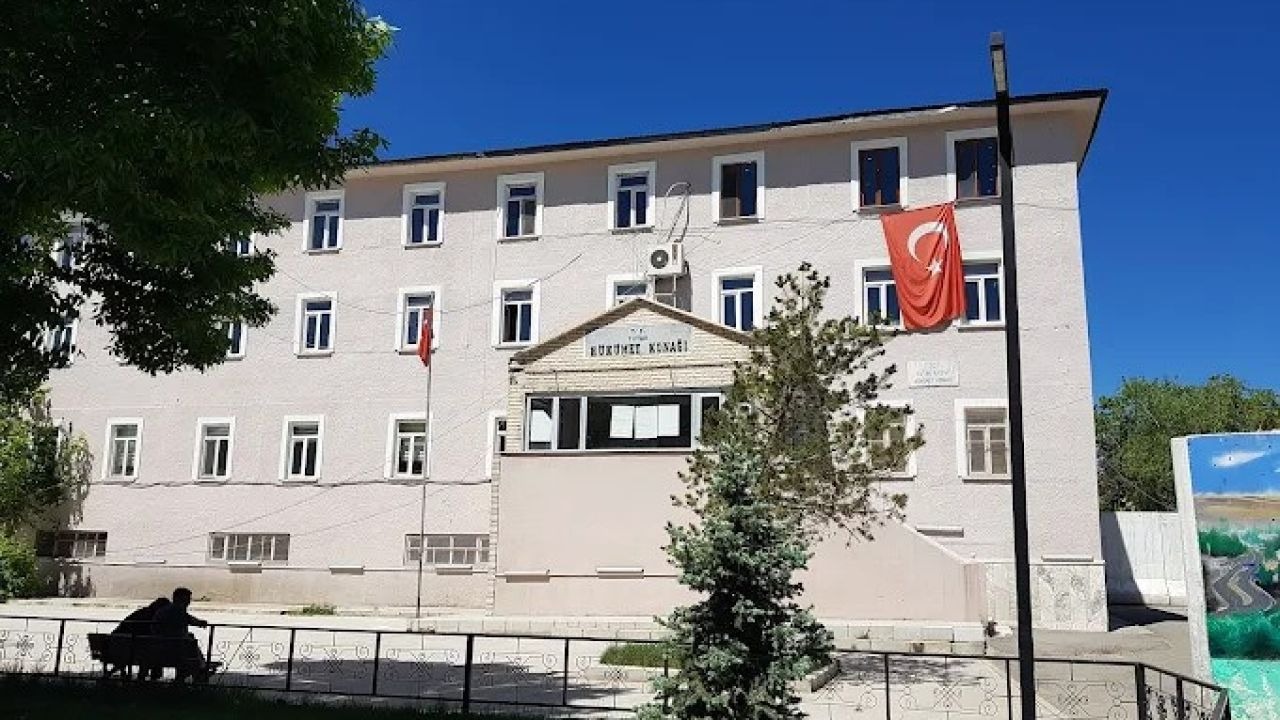 Tutak'ta Yarım Asırlık Hükümet Konağına Veda